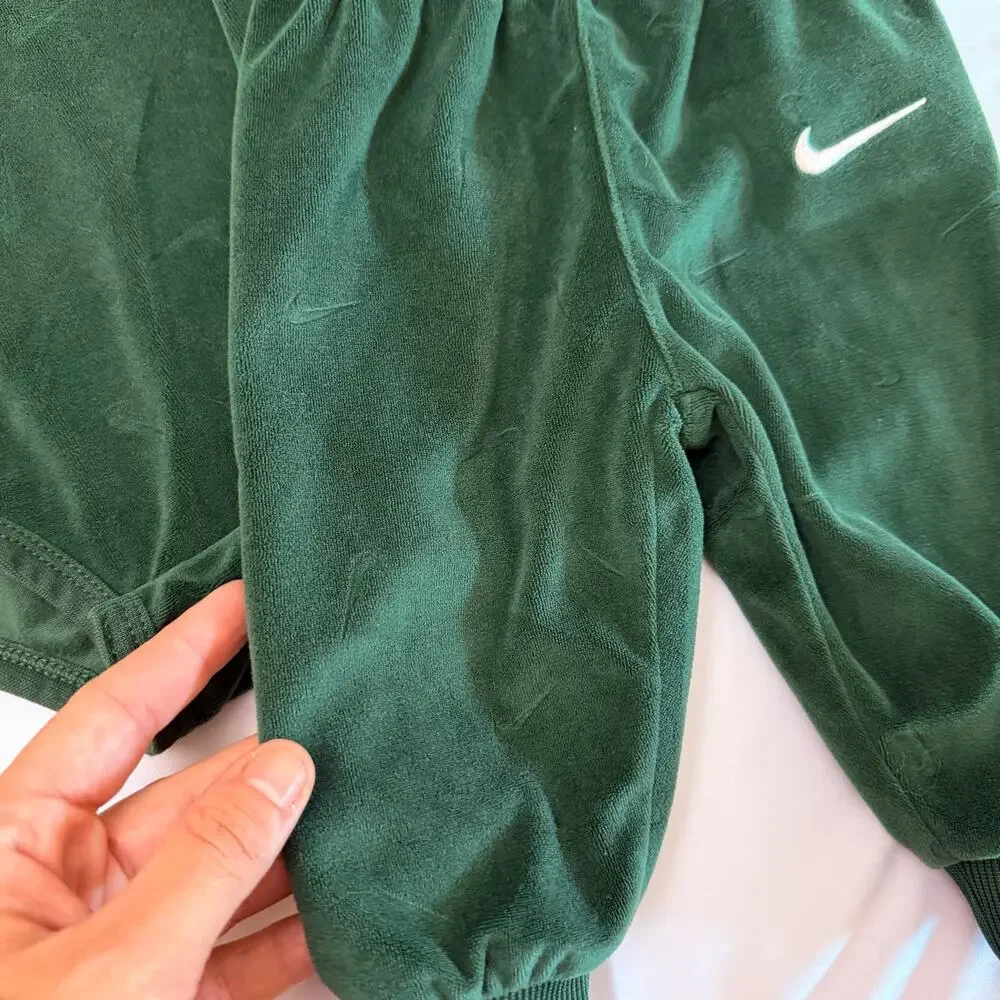 Nike Velour Long Sleeve Bodysuit and Sweatpants 2-Piece Set Sz 6mo